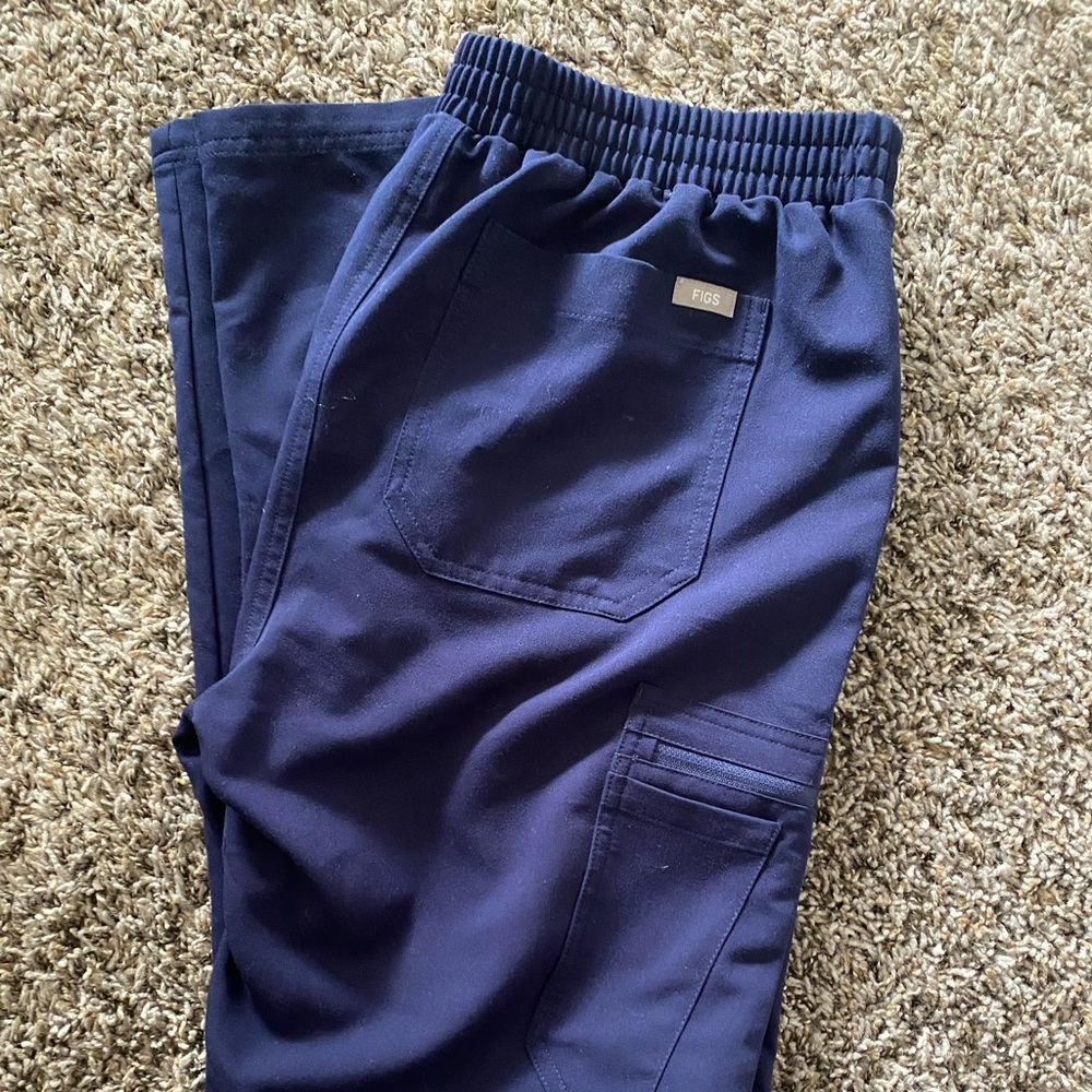 Figs yola skinny scrub pants *Medium Tall*